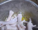 Foto langkah ke 2 dari resep Soto ceker kesukaan bungsu.