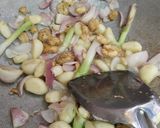 Gambar langkah 4 resipi Kuah Bakso.