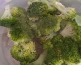 Foto del paso 2 de la receta: Coditos con salsa crema de pollo y brócoli