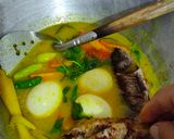 Foto langkah ke 5 dari resep Ikan Mas Kuah Kuning.