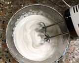 A picture of step 2 of Creamy Mango Mousse.