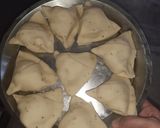 A picture of step 3 of Whole wheat flour Samosa with paneer filling.