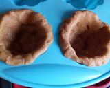 A picture of step 2 of Strawberry fruit cream in biscuit tart.