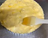 A picture of step 6 of Egg Tuna Pie.
