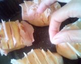 Foto del paso 2 de la receta: PAPA LIBRILLO Con jamón Salsa y queso muzzarela