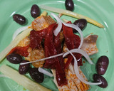 Foto del paso 2 de la receta: Yemas de espárragos con bonito en escabeche y pimiento de piquillo