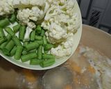 Foto langkah ke 3 dari resep Sayur Sop Spesial Kembang Kol.