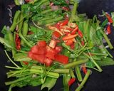 Foto langkah ke 4 dari resep Tumis Kangkung.