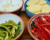 Foto del paso 2 de la receta: Caballa al horno con verduras y arroz verde vietnamita