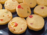 ট্যুটি ফ্রুটি কুকিজ (tutti frutti cookies recipe in Bengali)