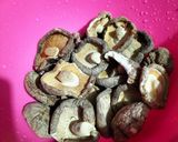Foto langkah ke 1 dari resep Shiitake Tumis Kecap.