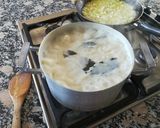 Foto del paso 3 de la receta: Puré de papas con leche y laurel