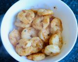 รูปขั้นตอนการทำที่ 4 ของ กุ้งผัดกระเทียม