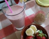 Φωτογραφία βήματος 5 της συνταγής Smoothie με μπανάνα και φράουλες