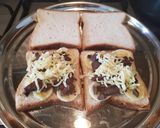 A picture of step 4 of Banana Choco Sandwich.
