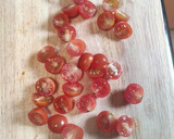 Foto del paso 1 de la receta: Bacalao con cebolla, champis y salsa de tomate y pimientos de piquillo