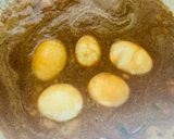 Foto langkah ke 5 dari resep Semur Tahu Telor Ala Betawi.