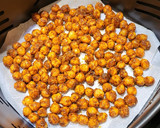Foto del paso 2 de la receta: Snack garbanzos saludable en freidora de aire