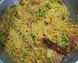 A picture of step 5 of Chatpata Matar Pulao.