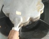 Foto langkah ke 3 dari resep Wafel Roti Keju.