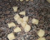 Foto del paso 2 de la receta: Ñoquis de harina rellenos de mozzarella