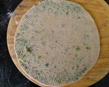 A picture of step 6 of Peas Paratha.