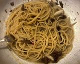 Foto del passaggio 2 della ricetta Spaghetti in padella 11 alla gravunara