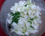 Foto del paso 12 de la receta Alubias pintas con acelgas y brotes verdes de cebolletas tiernas