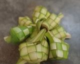 Foto langkah ke 1 dari resep Ketupat Ketan Magic com yahud.