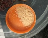 A picture of step 3 of Gujarati khatti meethi dal.