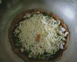 चीज कॉर्न पिझ्झा (cheese corn pizza recipe in marathi) रेसिपी स्टेप 4 फोटो