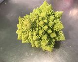Une image de l'étape 1 de Fleurettes de chou romanesco au bouillon de poisson et estragon.