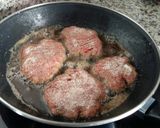 Foto del paso 3 de la receta: Filetes rusos en formato de hamburguesas