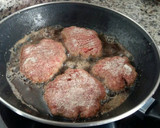 Foto del paso 3 de la receta: Filetes rusos en formato de hamburguesas