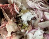 A picture of step 1 of Mutton Yakhni Pulao.