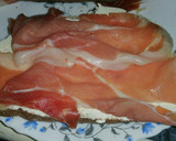 Foto del paso 3 de la receta: Rebanada de Pan payes con Jamón y Queso philadelphia😋😋