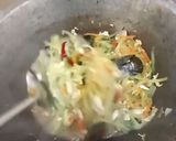 Foto langkah ke 3 dari resep Tumis labu siam wortel telur orak arik.
