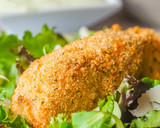 Foto del paso 6 de la receta: Salmón crujiente con salsa de aguacate