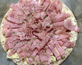 Foto del paso 2 de la receta: Pizza de jamón y queso