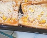 Foto langkah ke 4 dari resep Pizza roti simple.