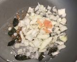 समोसा छोले चाट (samosa chole chaat recipe in marathi) रेसिपी स्टेप 2 फोटो 