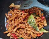 Foto langkah ke 3 dari resep Orek Tempe Basah.