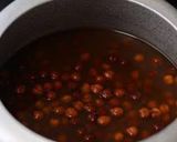A picture of step 2 of Black chickpea masala.