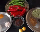 लाल मिर्च का अचार (lal mirch ka achar recipe in Hindi) रेसिपी चरण 1 फोटो