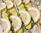 A picture of step 3 of Spiedini di zucchine e gamberi.