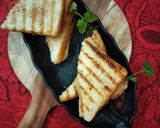 A picture of step 3 of Classic bread sandwich.