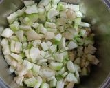 A picture of step 1 of Simple Sponge Gourd.