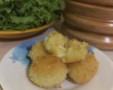 Foto langkah ke 3 dari resep Bola-Bola Kentang Keju Mozzarella.