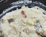 नारळाच्या किसाचे इन्स्टंट लाडू (instant naral ladoo recipe in marathi) रेसिपी स्टेप 2 फोटो 