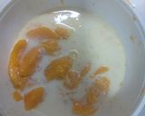 A picture of step 3 of Custard Mango caramel pudding.